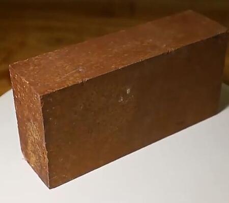 উচ্চ তাপমাত্রা রিফ্র্যাক্টরি ম্যাগনেসিয়াম ইট চমৎকার স্ল্যাগ প্রতিরোধ ক্ষমতা সিন্টার্ড ম্যাগনেসিয়া ইট স্টিল ফার্নেস লাইনিংয়ের জন্য